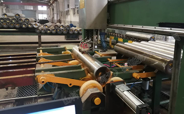 Bar ultrasonic automatic flaw detection machine